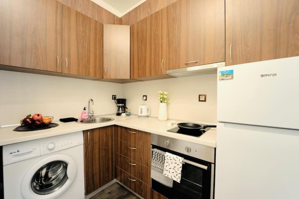 Cozy 2-Bedroom Flat In The Very Center Of София Экстерьер фото